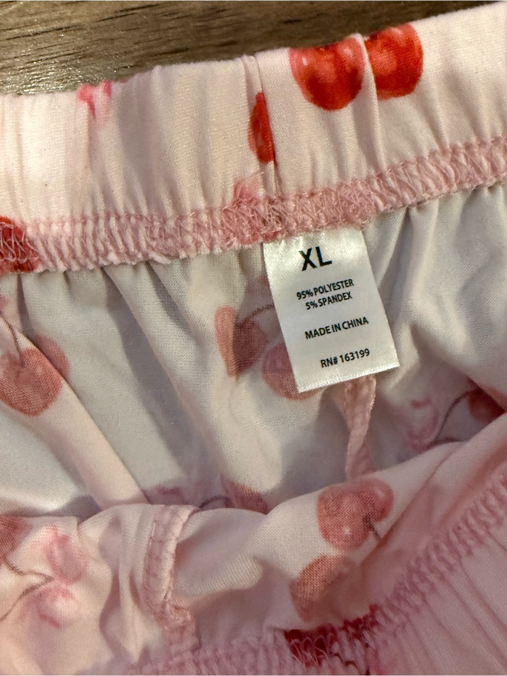 Cherry Print Pajama Set Women’s XL Pink Button Up Short Sleeve & Shorts Sleepwea - Picture 3 of 4